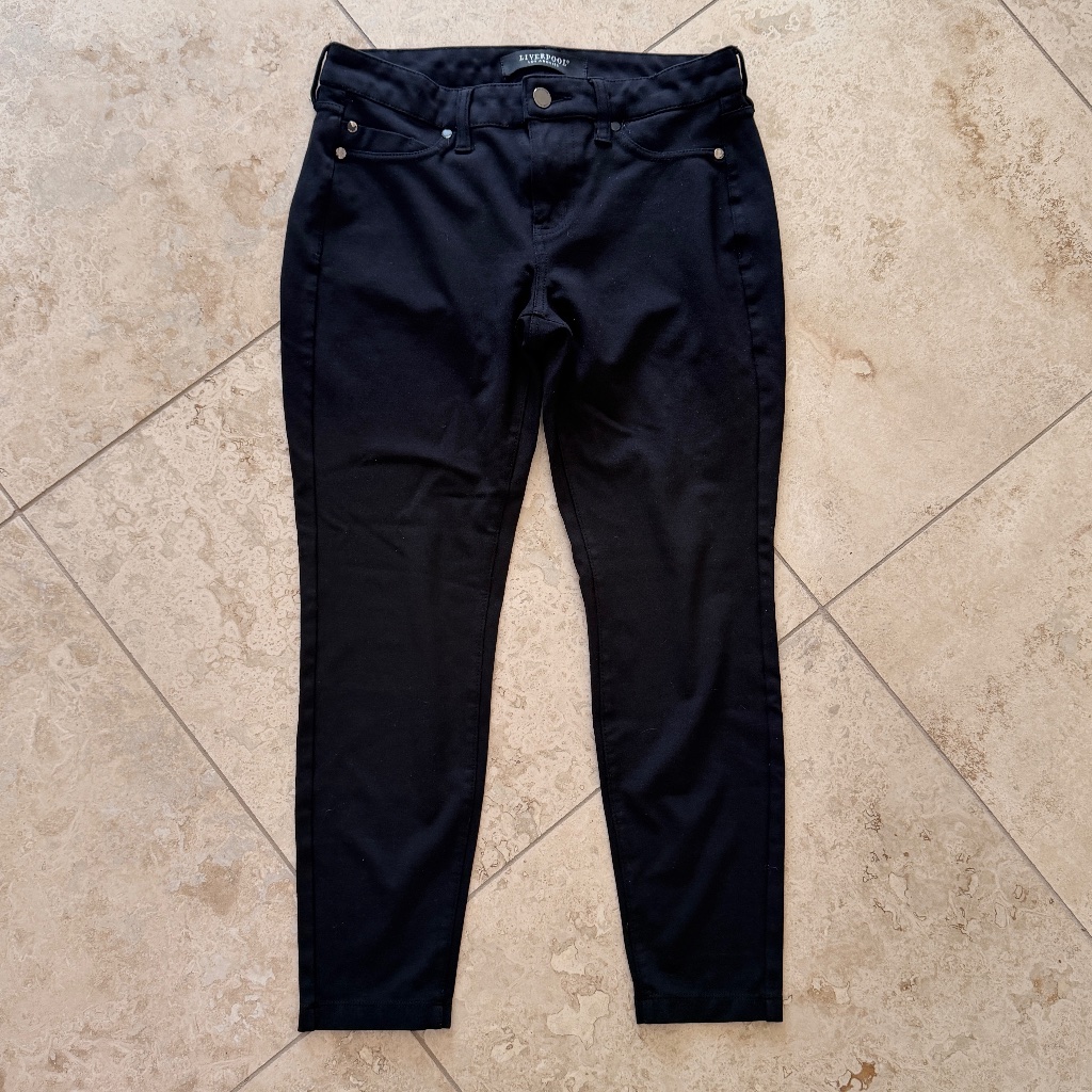 Liverpool | Skinny Crop Jean-Style Legging, Size 4p (27)